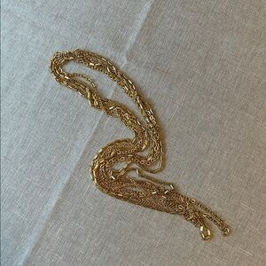 Elegant Gold Chain Necklace
